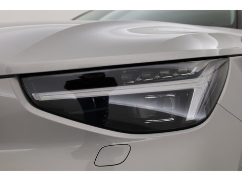 Volvo XC40 2.0 B3 Ultra Dark | Pano-dak | 360 camera | Leer | Pixel LED | ACC | Blis