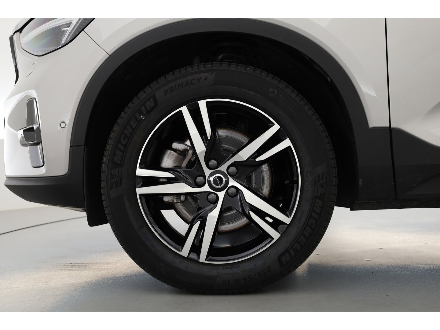 Volvo XC40 2.0 B3 Ultra Dark | Pano-dak | 360 camera | Leer | Pixel LED | ACC | Blis