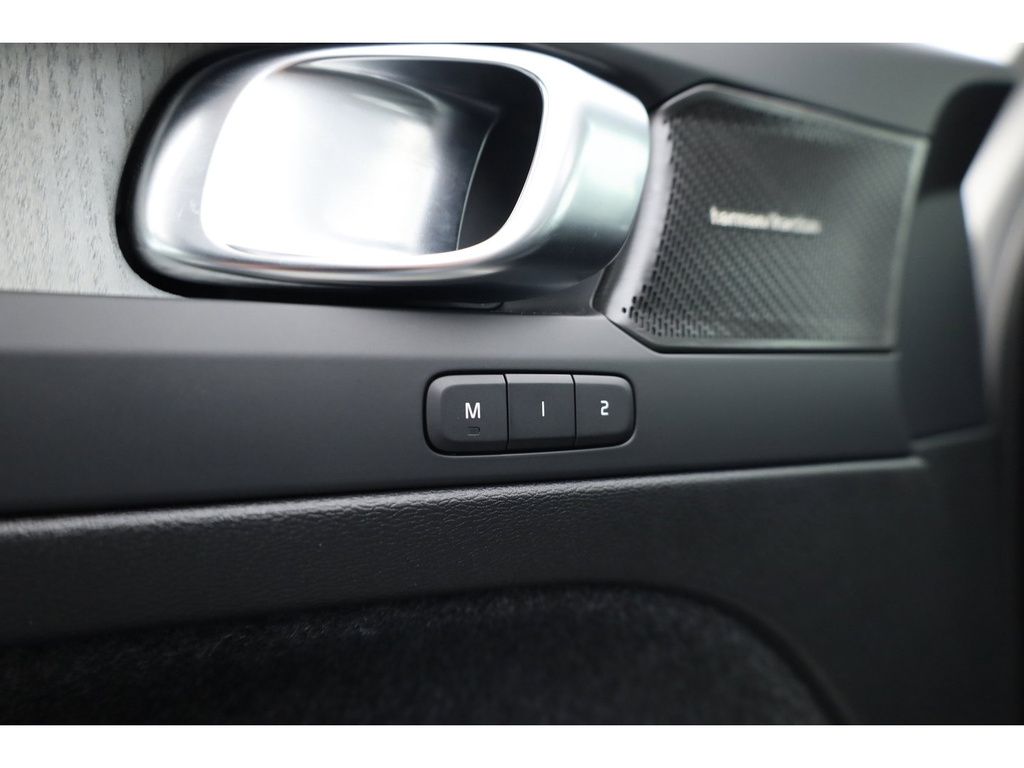 Volvo XC40 2.0 B3 Ultra Dark | Pano-dak | 360 camera | Leer | Pixel LED | ACC | Blis