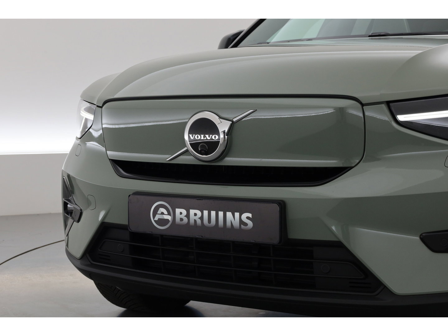 Volvo XC40 Single Motor Ultimate | Pano-dak | ACC | Blis | 360 Camera | H&K Audio | Memory stoelen |