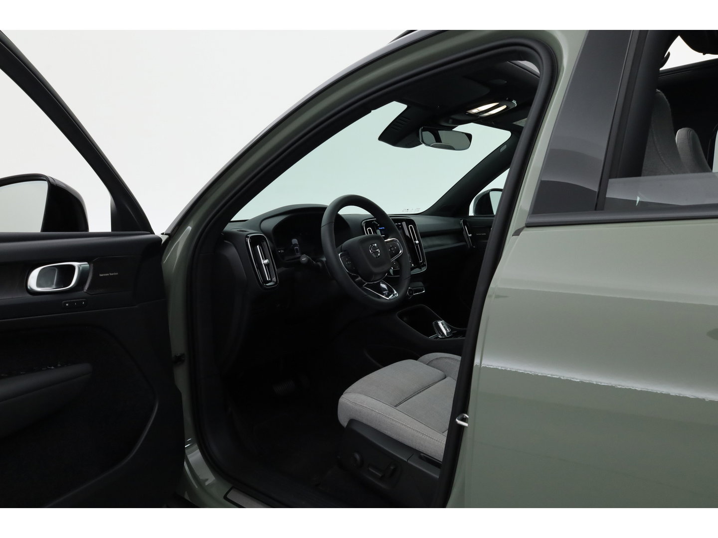 Volvo XC40 Single Motor Ultimate | Pano-dak | ACC | Blis | 360 Camera | H&K Audio | Memory stoelen |