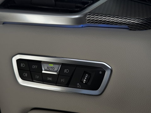 BMW X5 xDrive45e 394PK High Exec. M-Individual / carbon / Laser / 360°