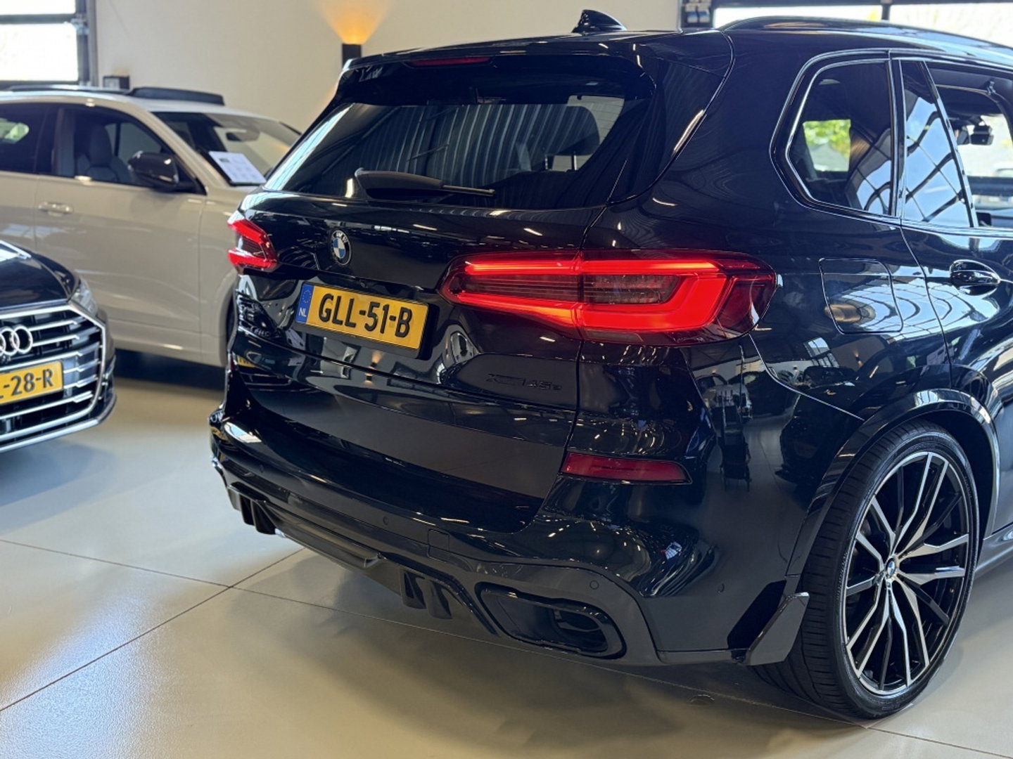 BMW X5 xDrive45e 394PK High Exec. M-Individual / carbon / Laser / 360°