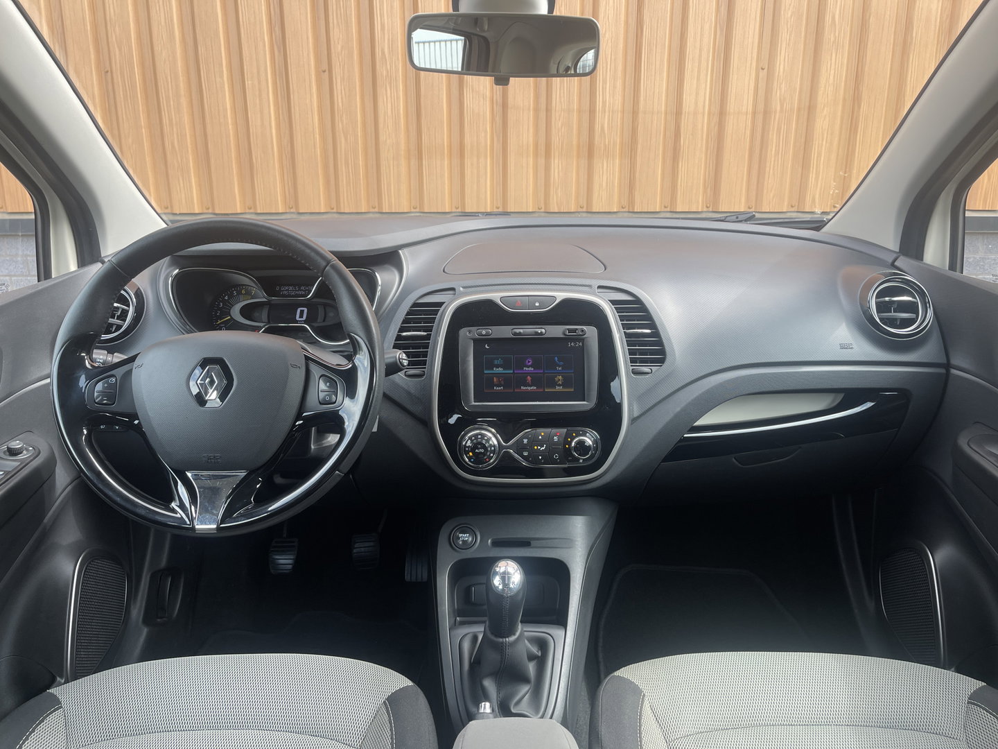 Renault Captur 0.9 TCe Dynamique | Trekhaak | Bluetooth | Airconditioning | Parkeersensoren | Keyless | 17'' Lichtmetaal | USB |