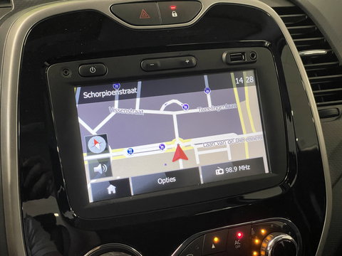 Renault Captur 0.9 TCe Dynamique | Trekhaak | Bluetooth | Airconditioning | Parkeersensoren | Keyless | 17'' Lichtmetaal | USB |