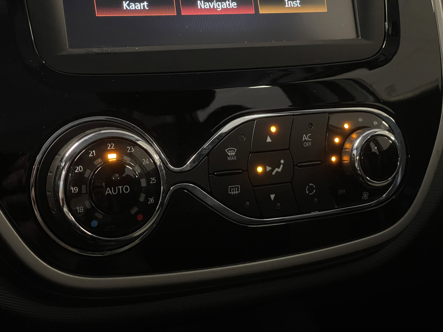 Renault Captur 0.9 TCe Dynamique | Trekhaak | Bluetooth | Airconditioning | Parkeersensoren | Keyless | 17'' Lichtmetaal | USB |