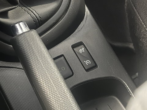 Renault Captur 0.9 TCe Dynamique | Trekhaak | Bluetooth | Airconditioning | Parkeersensoren | Keyless | 17'' Lichtmetaal | USB |