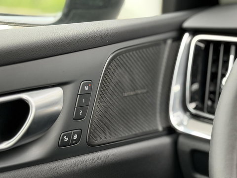Volvo S60 2.0 Recharge T8 AWD 455PK Plus Bright |Schuif/kantel dak|H/K|360Cam|AutoPilot