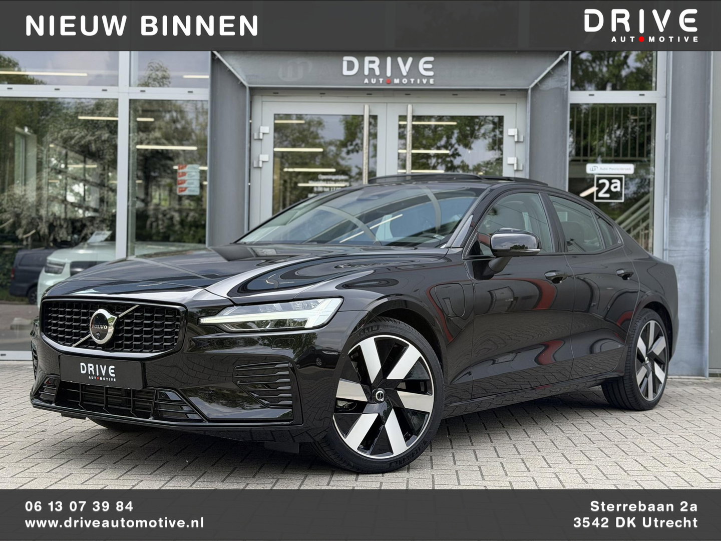 Volvo S60 2.0 Recharge T8 AWD 455PK Plus Bright |Schuif/kantel dak|H/K|360Cam|AutoPilot