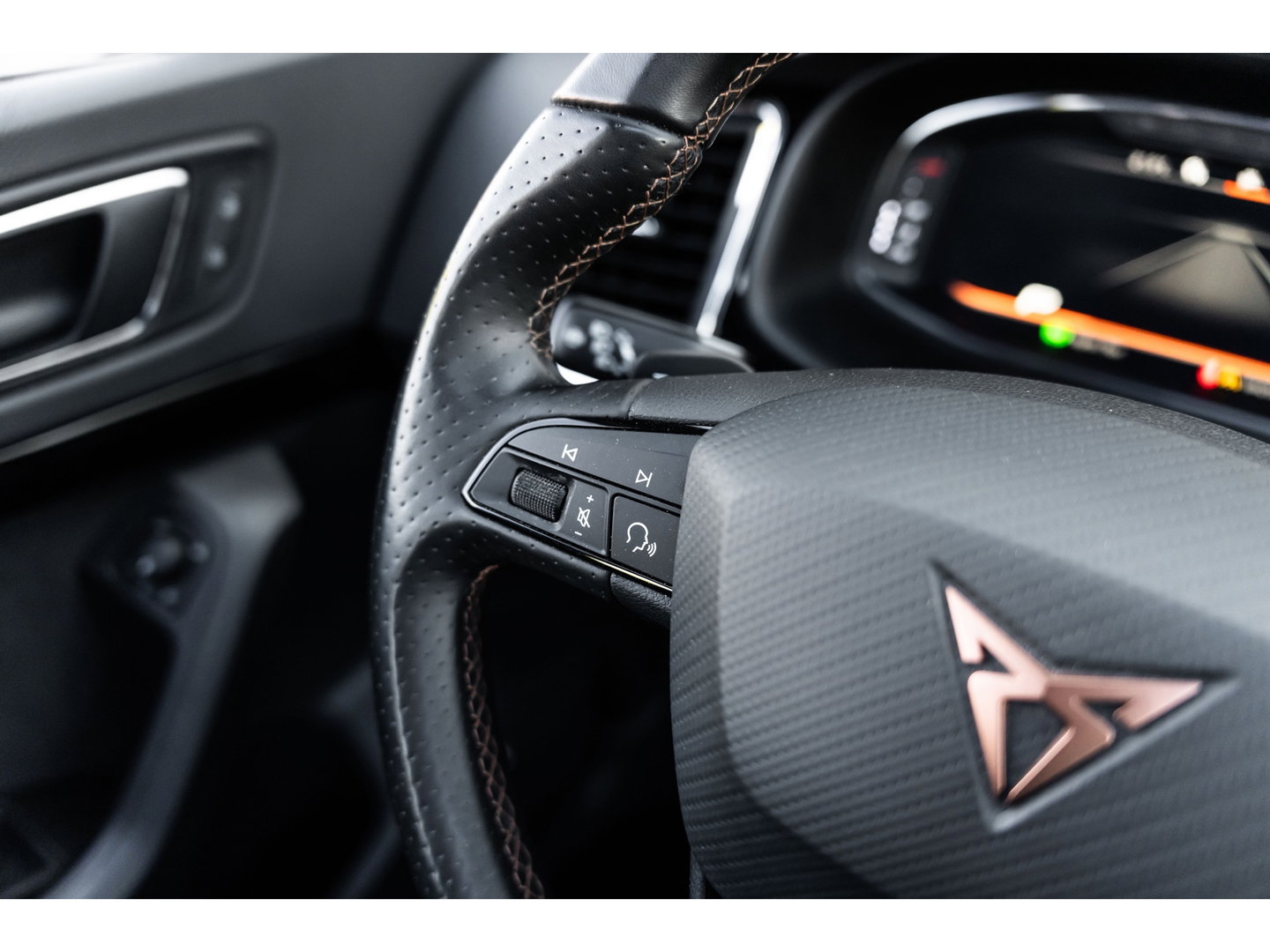 CUPRA Ateca 2.0 TSI 4DRIVE PANO BREMBO BEATS VIRTUAL CAMERA
