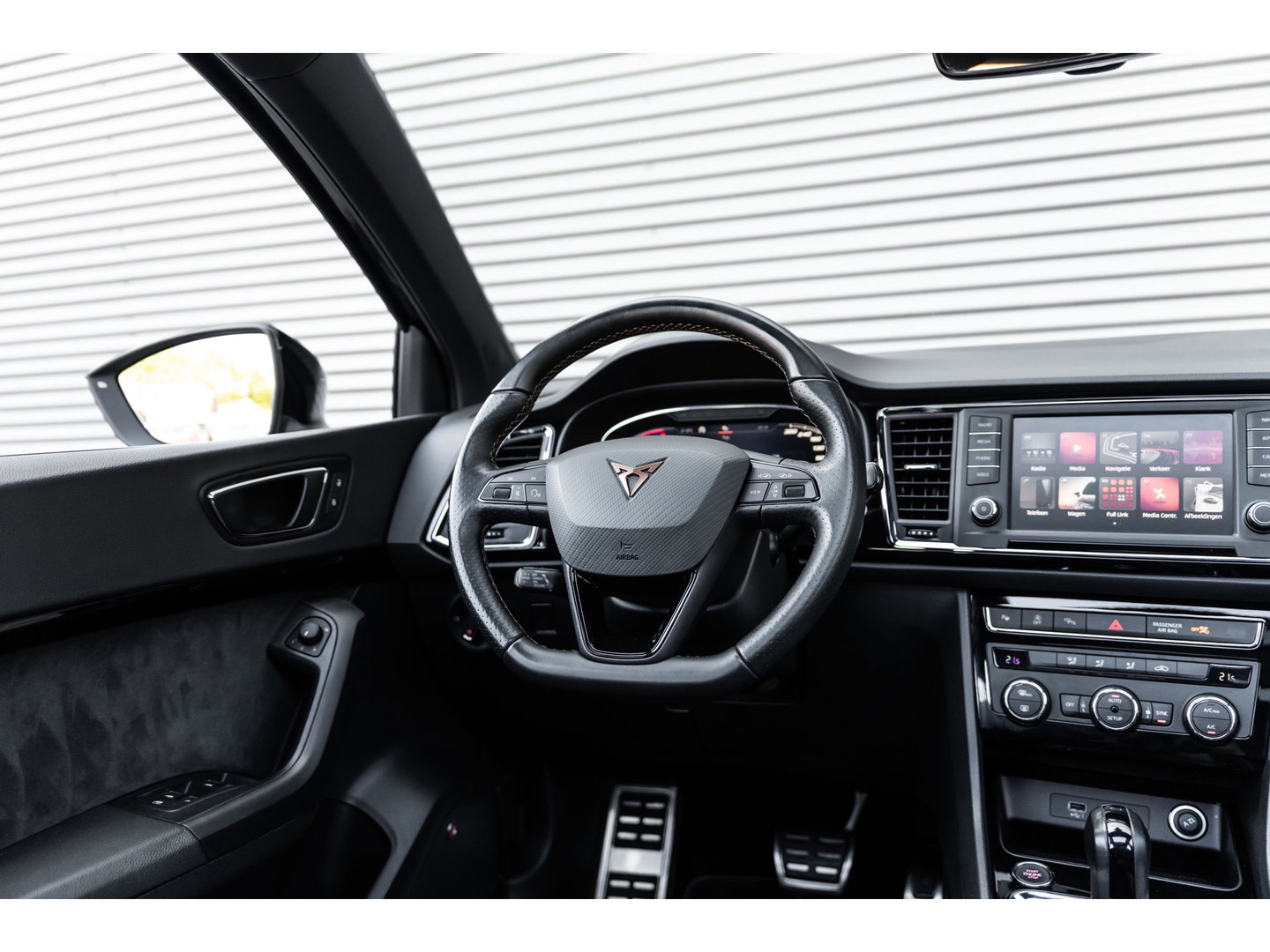 CUPRA Ateca 2.0 TSI 4DRIVE PANO BREMBO BEATS VIRTUAL CAMERA