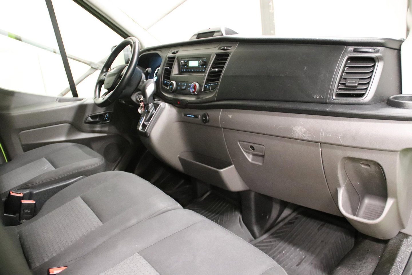 Ford Transit 2.0 TDCI BAKWAGEN MEUBELBAK AUTOMAAT EURO 6 Ford Transit 350 2.0 TDCI BAKWAGEN MEUBELBAK AUTOMAAT EURO 6