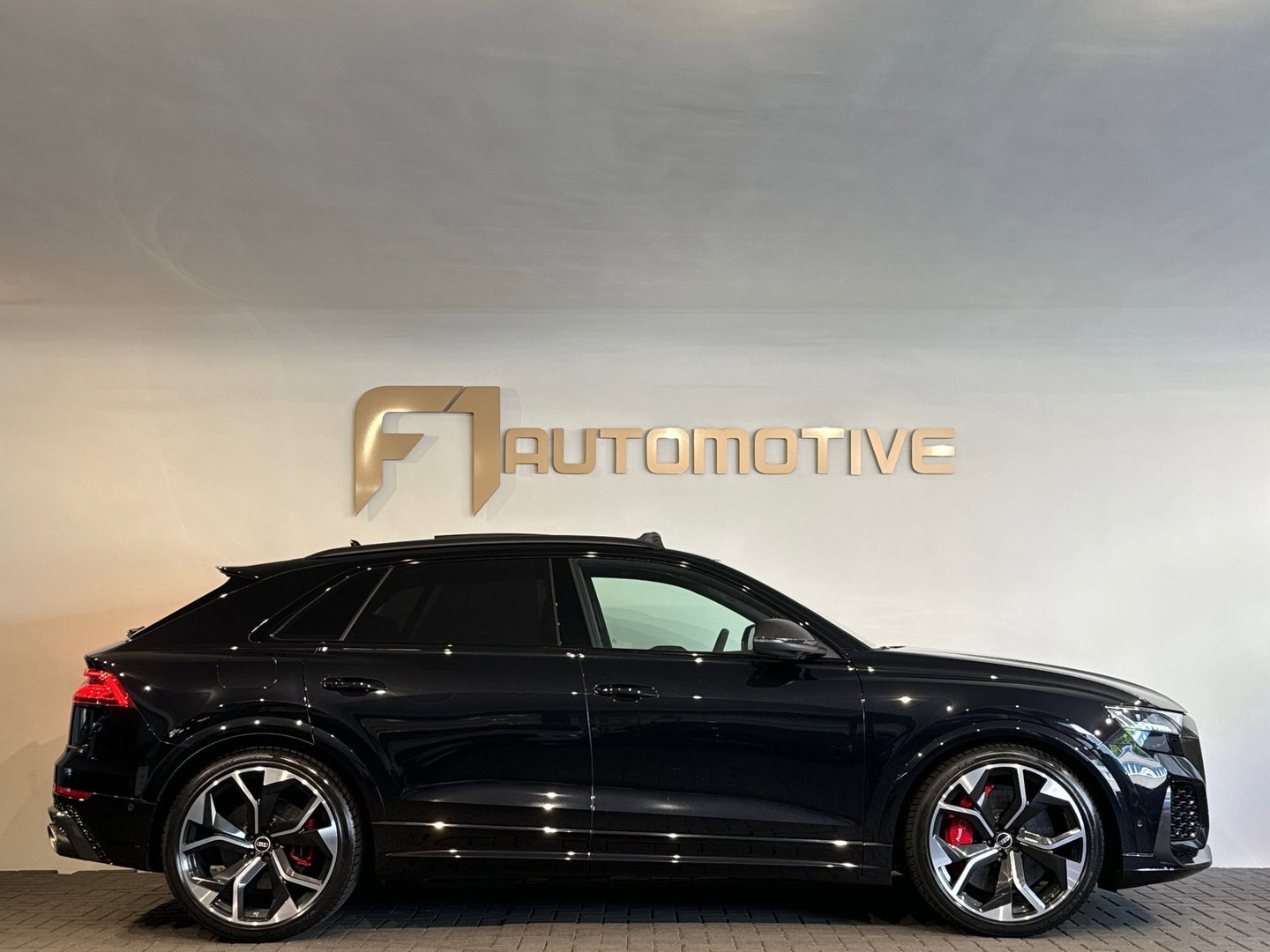 Audi RSQ8 4.0 TFSI quattro Pano|Ceramic|Akrapovic|Carbon|BTW