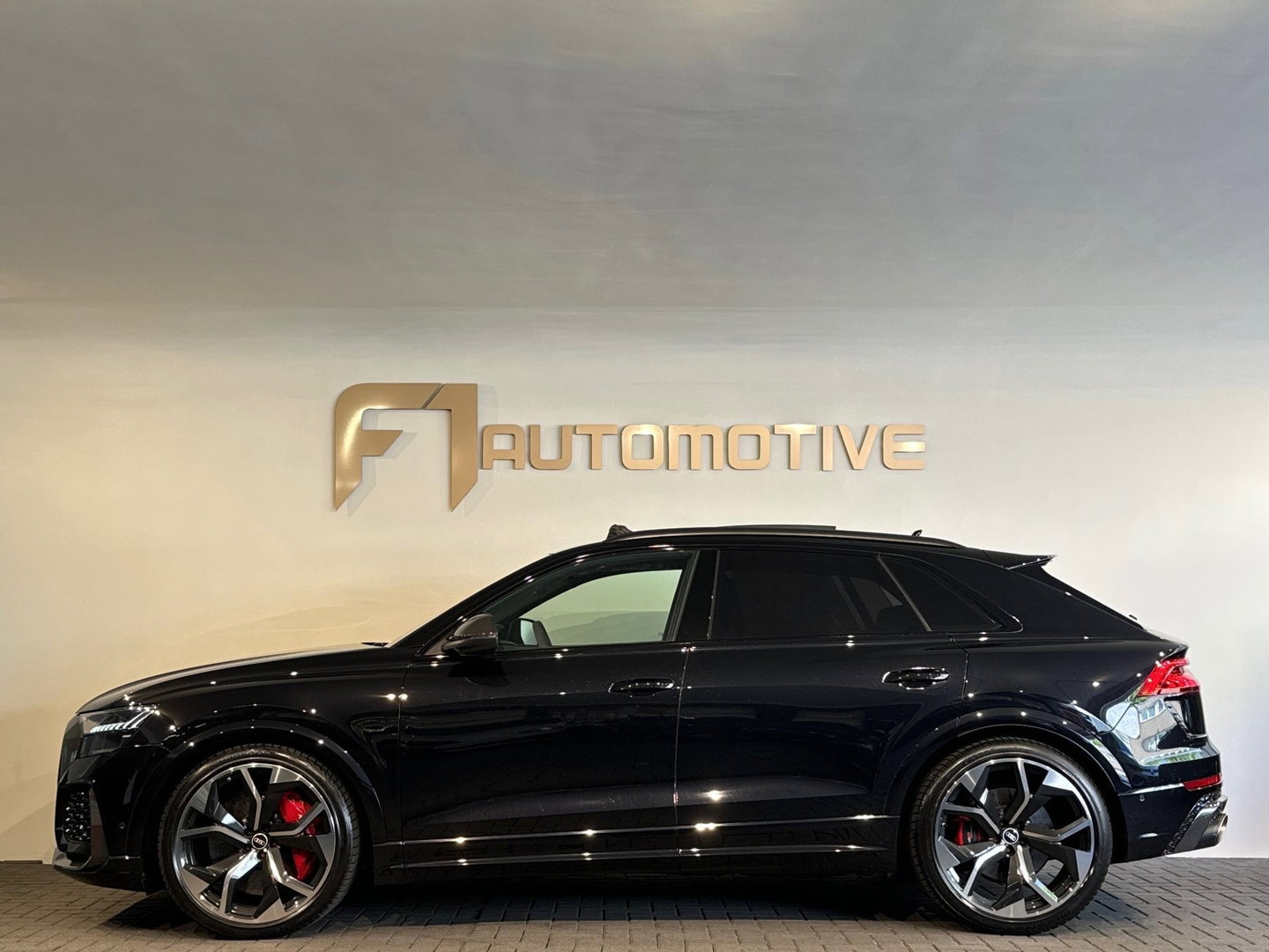 Audi RSQ8 4.0 TFSI quattro Pano|Ceramic|Akrapovic|Carbon|BTW