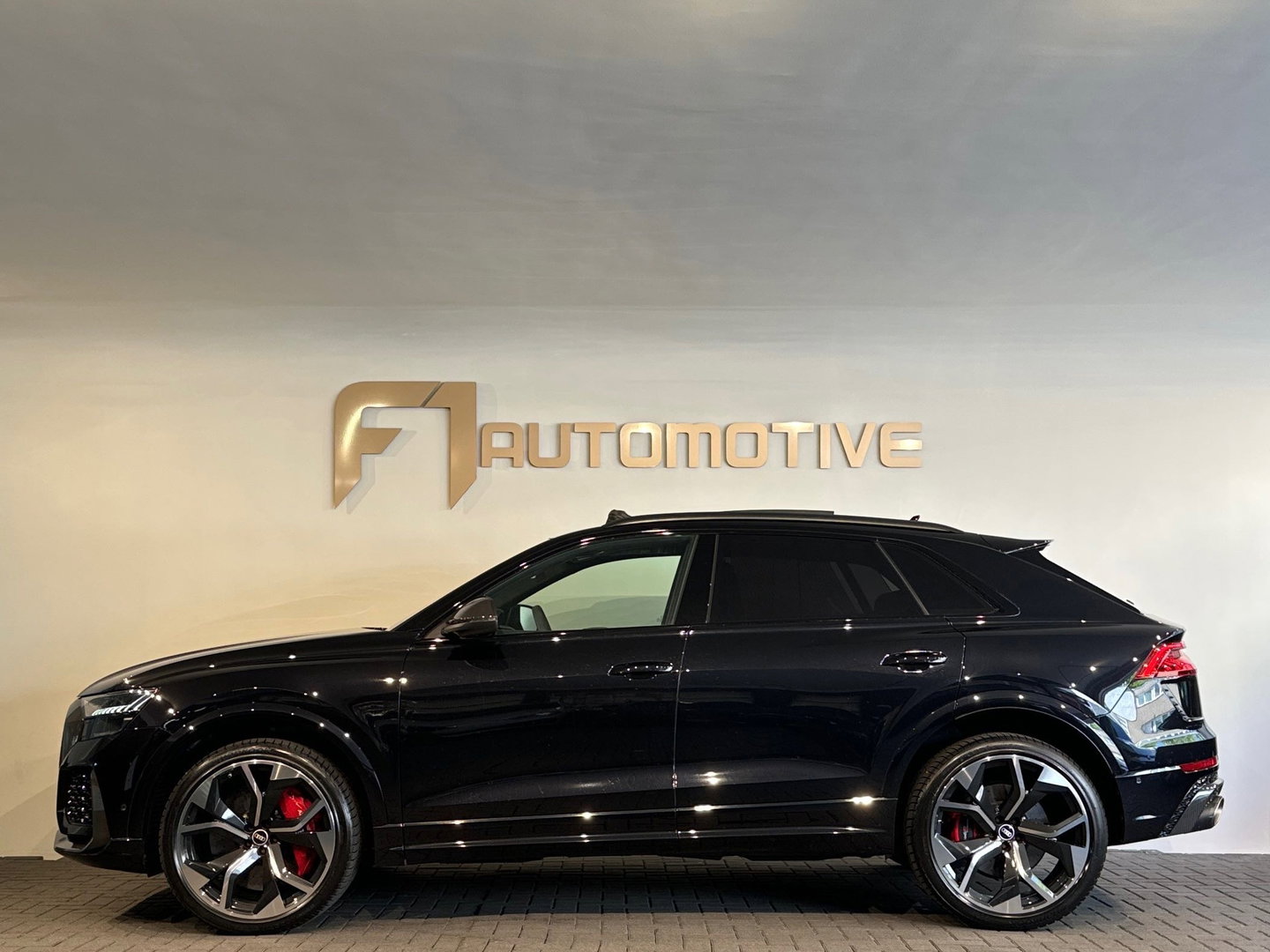 Audi RSQ8 4.0 TFSI quattro Pano|Ceramic|Akrapovic|Carbon|BTW