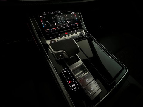 Audi RSQ8 4.0 TFSI quattro Pano|Ceramic|Akrapovic|Carbon|BTW