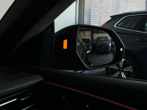 Audi RSQ8 4.0 TFSI quattro Pano|Ceramic|Akrapovic|Carbon|BTW