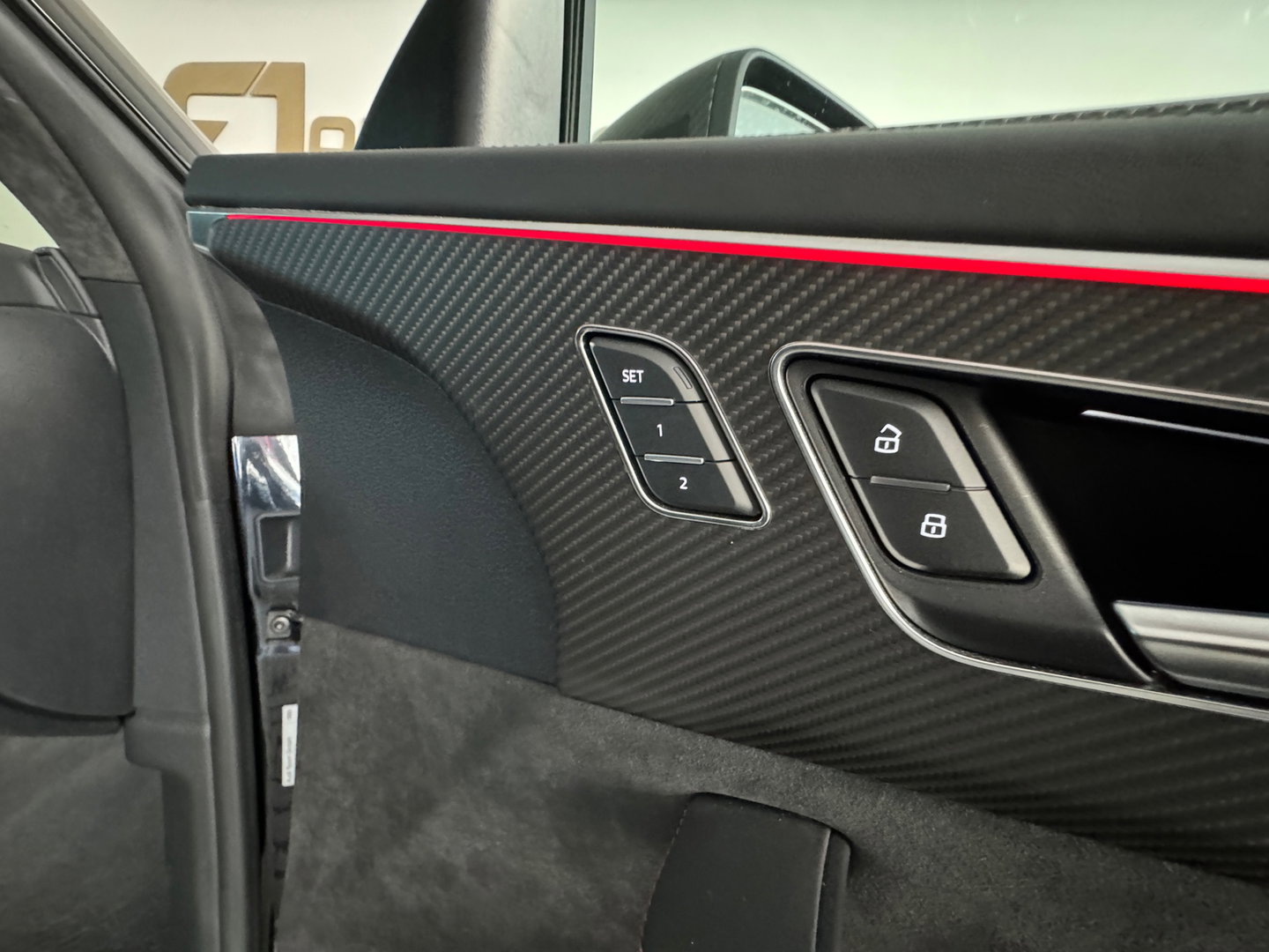 Audi RSQ8 4.0 TFSI quattro Pano|Ceramic|Akrapovic|Carbon|BTW