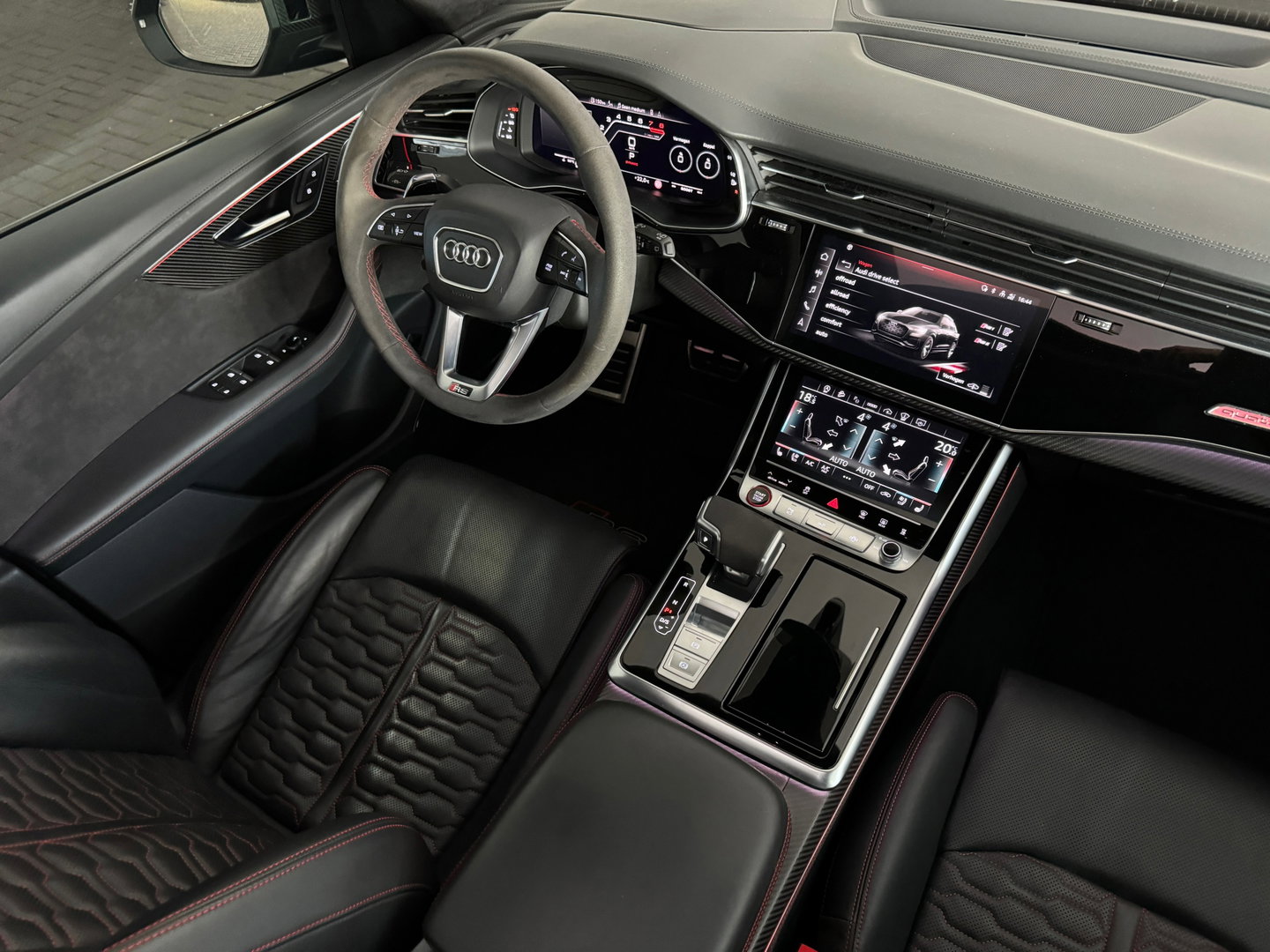 Audi RSQ8 4.0 TFSI quattro Pano|Ceramic|Akrapovic|Carbon|BTW