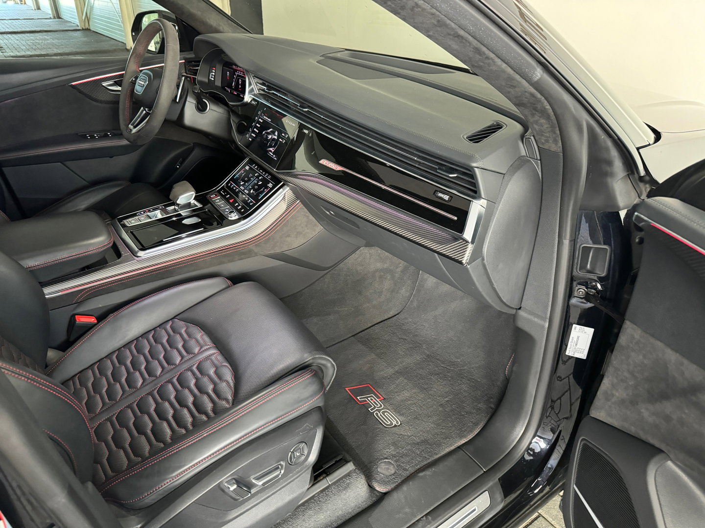 Audi RSQ8 4.0 TFSI quattro Pano|Ceramic|Akrapovic|Carbon|BTW