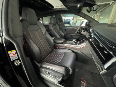 Audi RSQ8 4.0 TFSI quattro Pano|Ceramic|Akrapovic|Carbon|BTW