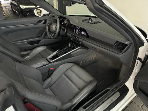 Porsche 911 Cabrio 3.0 Carrera 992 385PK Sportuitlaat|PDK