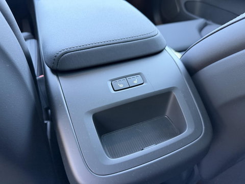 Volvo XC60 2.0 T8 Plug-in hybrid AWD Ultra Dark Facelift model l 360 l stoel verwarming l 455pk