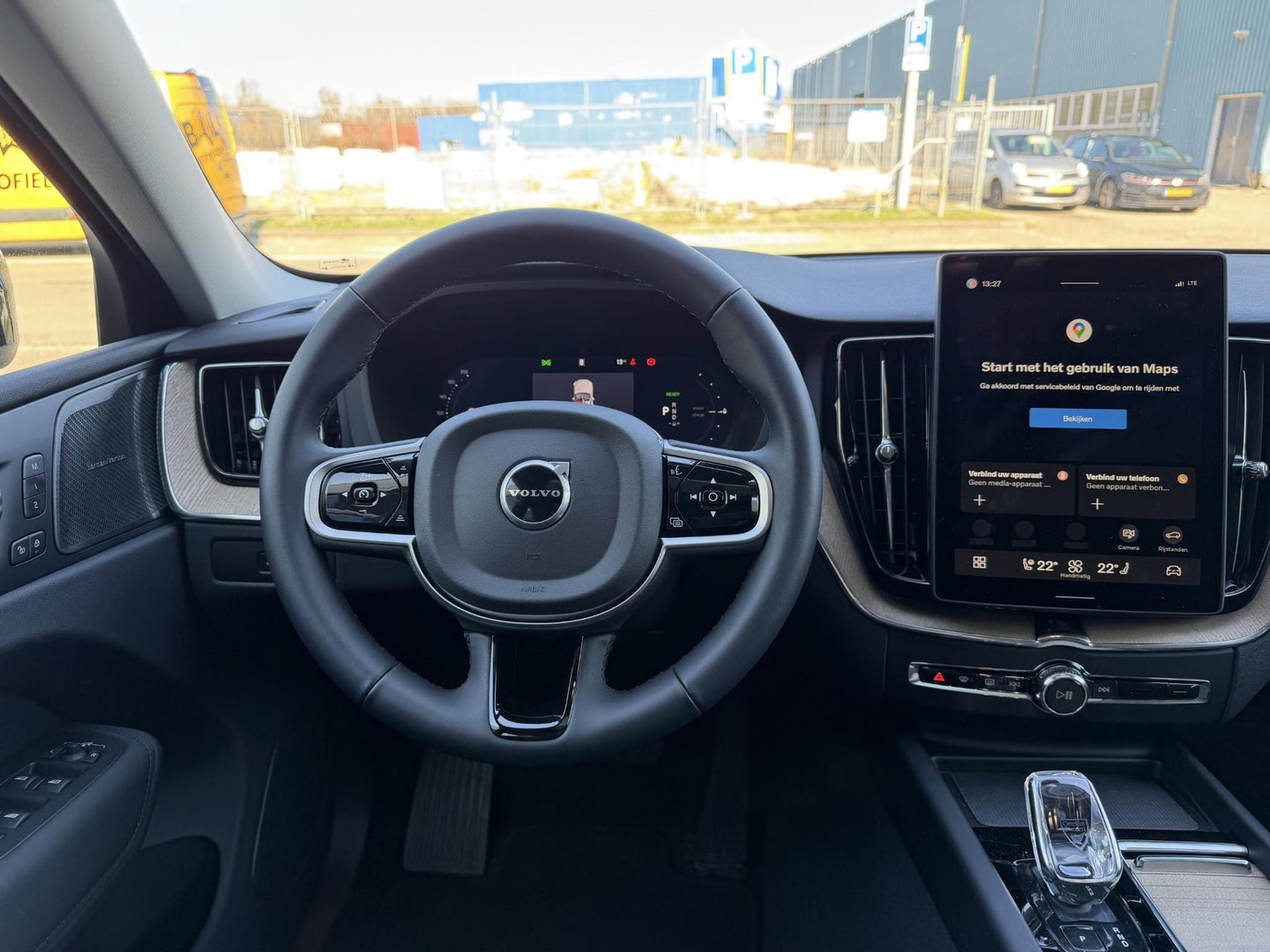 Volvo XC60 2.0 T8 Plug-in hybrid AWD Ultra Dark Facelift model l 360 l stoel verwarming l 455pk
