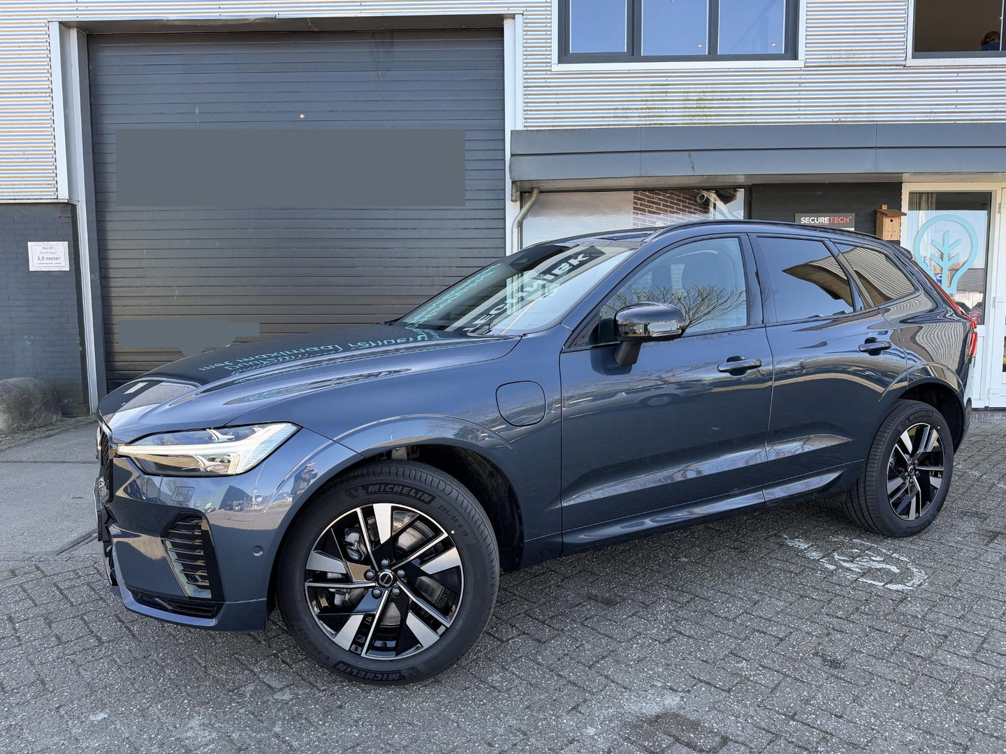Volvo XC60 2.0 T8 Plug-in hybrid AWD Ultra Dark Facelift model l 360 l stoel verwarming l 455pk