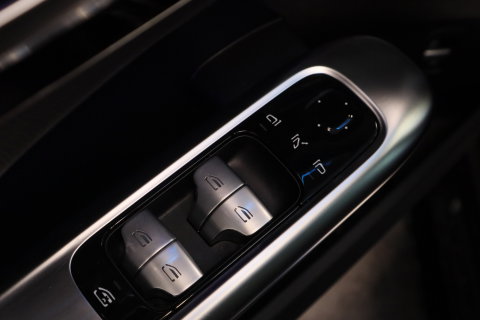 Mercedes-Benz C-Klasse 300 4MATIC AMG Line Burmester ACC Lane Assist Camera 24 Maanden garantie* (Vraag naar de voorwaarden)