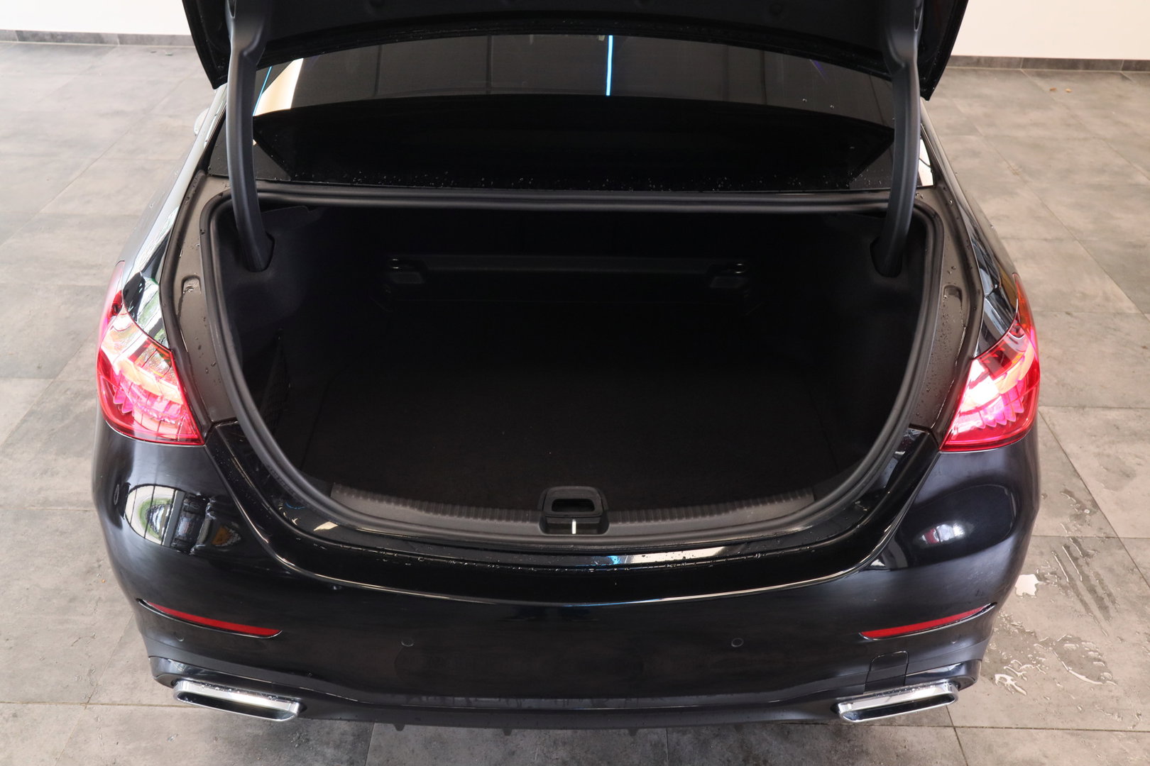 Mercedes-Benz C-Klasse 300 4MATIC AMG Line Burmester ACC Lane Assist Camera 24 Maanden garantie* (Vraag naar de voorwaarden)