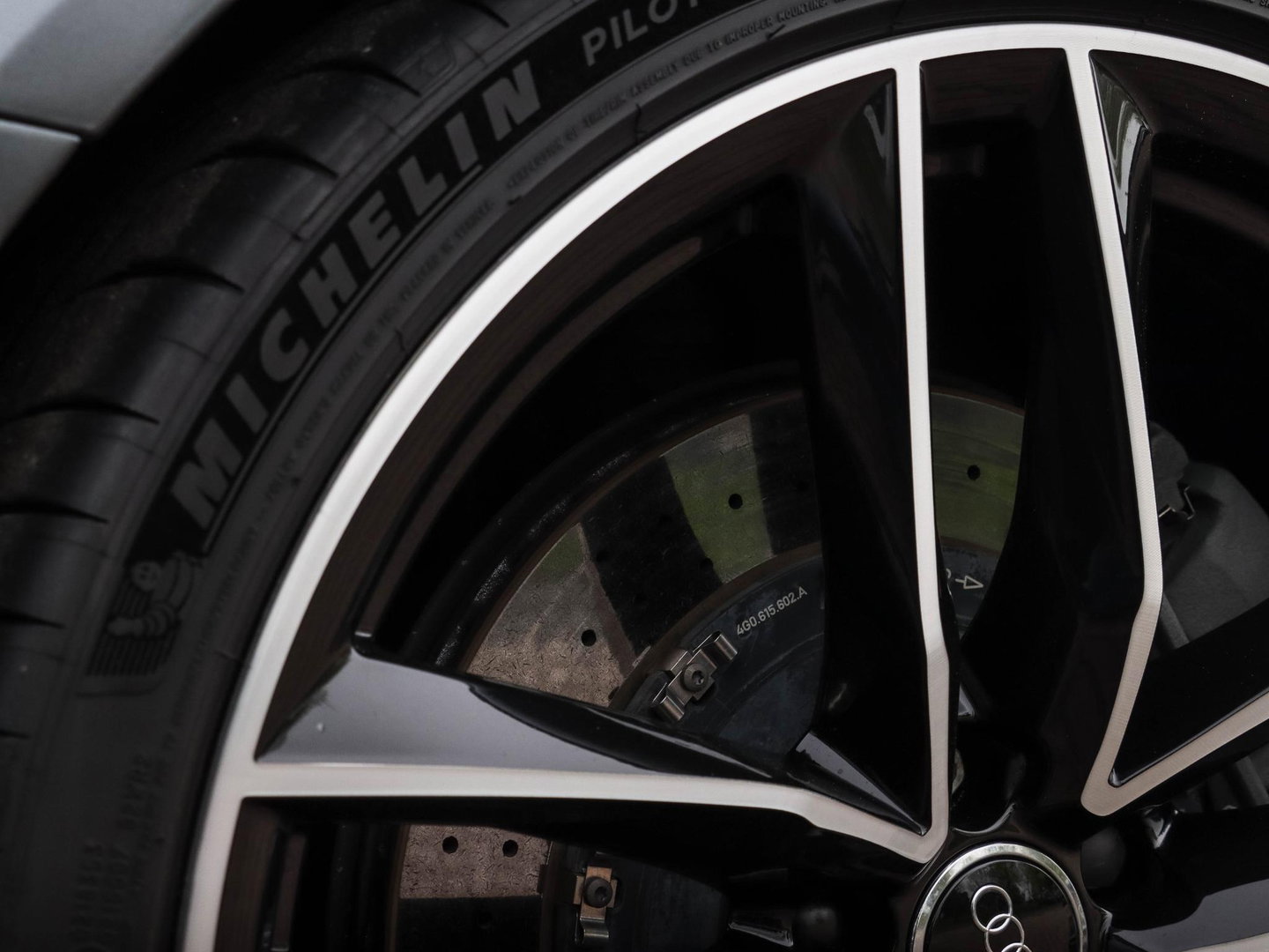 Audi RS6 4.0 TFSI RS 6 quattro Keramisch B&O Adv. HeadUp Nachtzicht Panodak Softclose