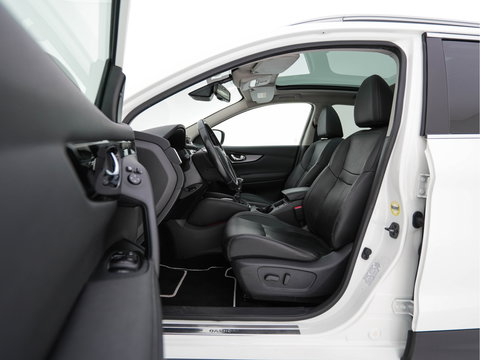 Nissan QASHQAI 1.2 Tekna *PANO | LEATHER | TOPVIEW | BLINDSPOT | LED-LIGHTS | NAVI-FULLMAP | HEATED-COMFORTSEATS | KEYLESS | DAB+ | PRIVACY-GLASS | ECC | AMBIENTLIGHT | LANE-ASSIST | PDC | TOWBAR | 19''ALU*