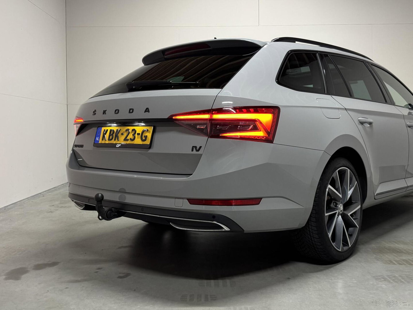 Škoda Superb Combi 1.4 TSI iV Sportline Pano Canton Camera Trekh.