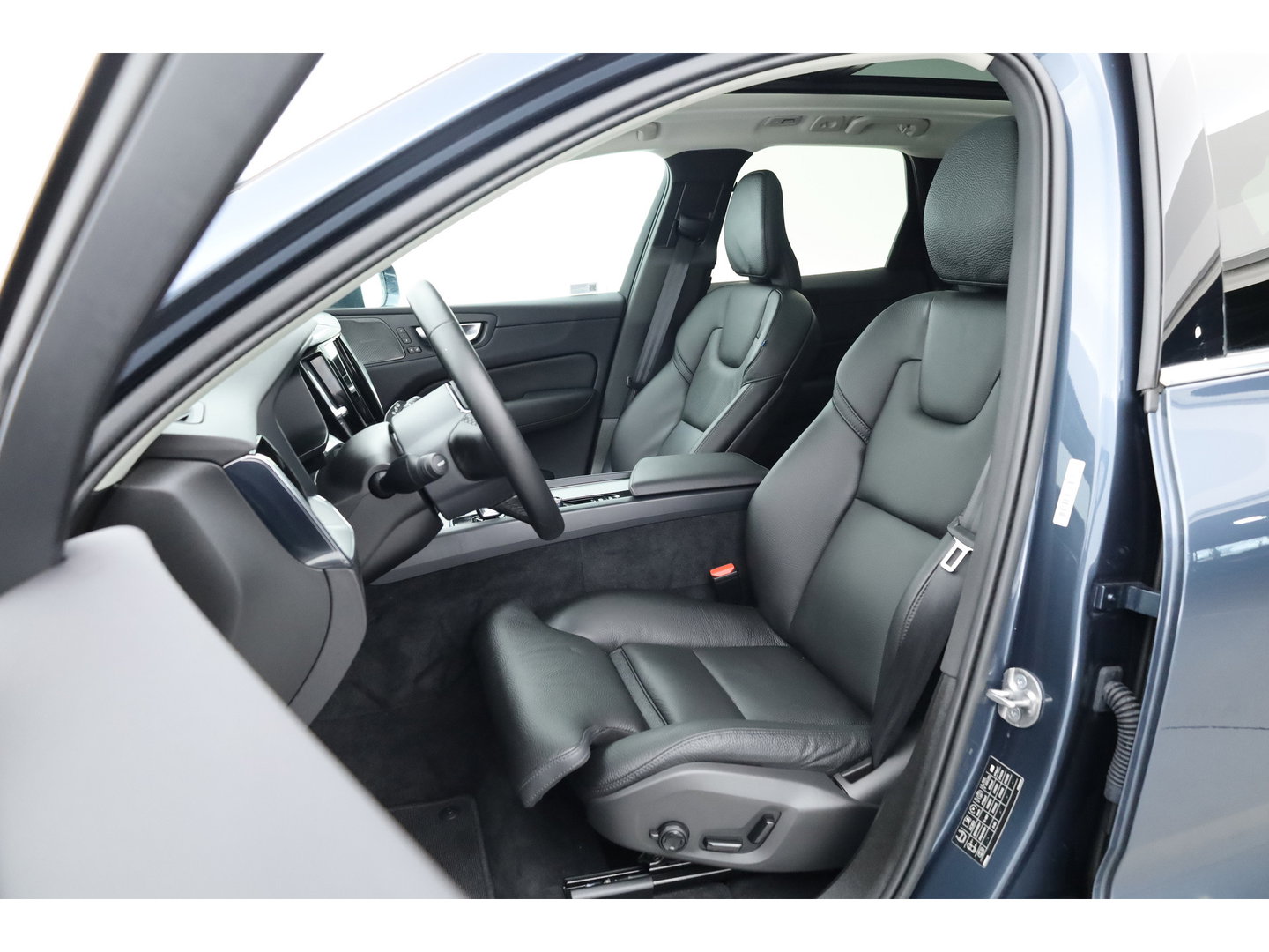 Volvo XC60 T6 Recharge Plus Bright | Pano | 21'' | Memory seats | 360cam | Leder | Harman Kardon
