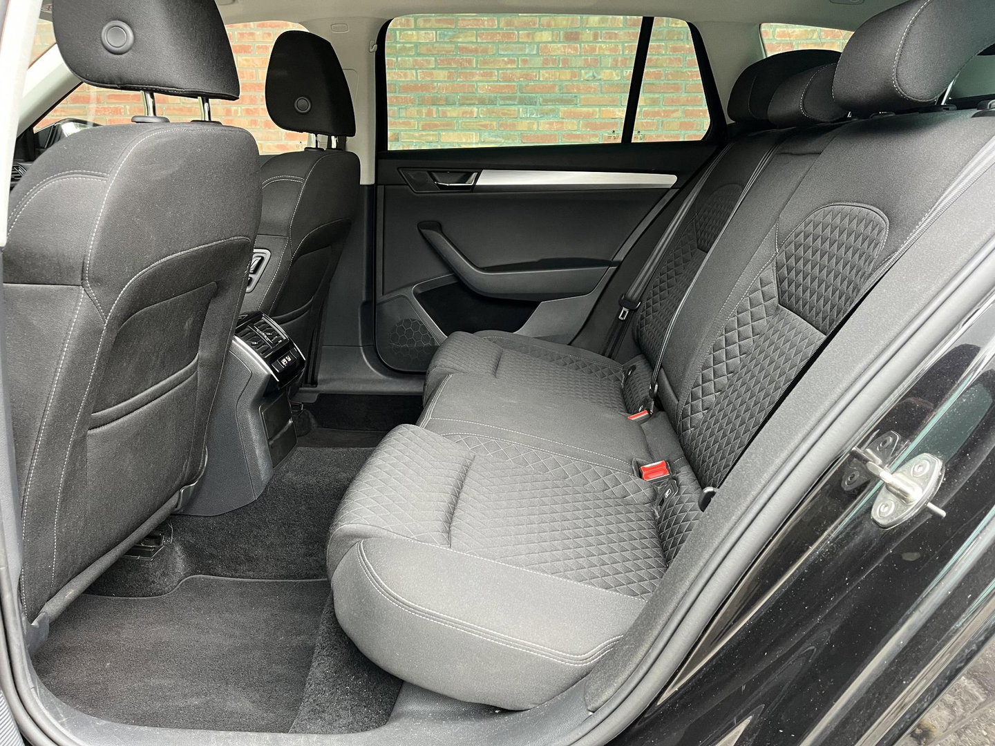 Škoda Superb Combi 1.8 TSI Style Business | TREKHAAK 1800 KG | ADAPTIVE CRUISE