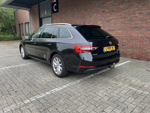 Škoda Superb Combi 1.8 TSI Style Business | TREKHAAK 1800 KG | ADAPTIVE CRUISE
