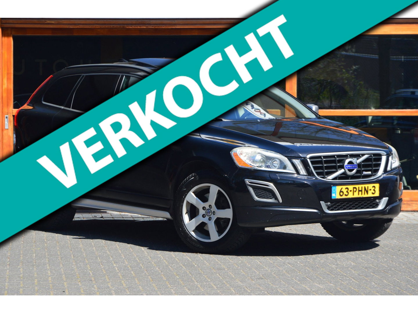 Volvo XC60 5 Cilinder R-Design | Trekhaak | Perfect onderhouden | Panoramadak | Stoelverwarming | Elektrische stoelen |
