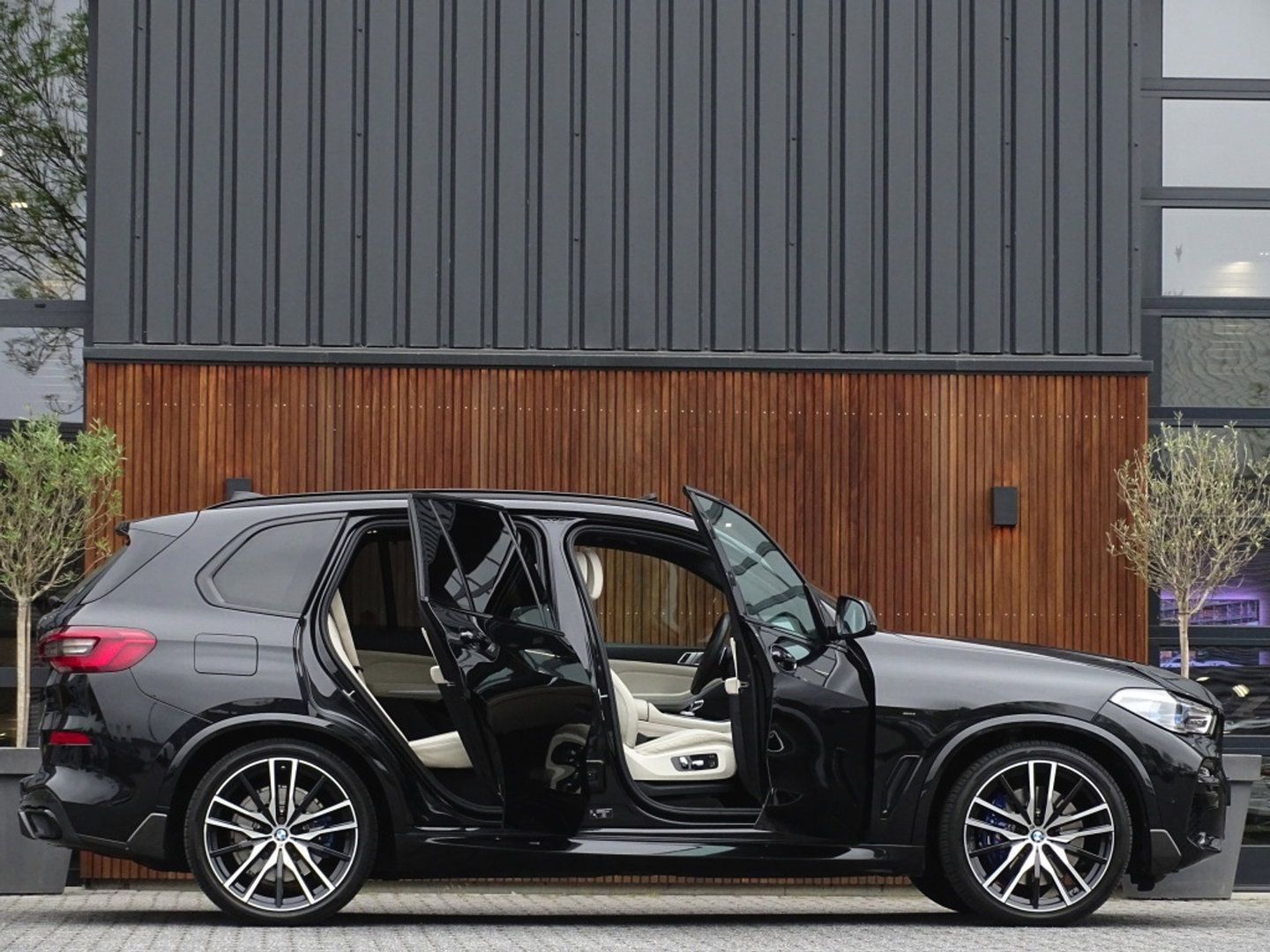 BMW X5 xDrive45e 394PK High Exec. M-Individual / carbon / Laser / 360°