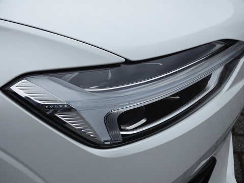 Volvo XC60 T6 310PK AWD Recharge / R-Design / panaroma / LED