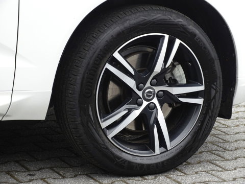 Volvo XC60 T6 310PK AWD Recharge / R-Design / panaroma / LED