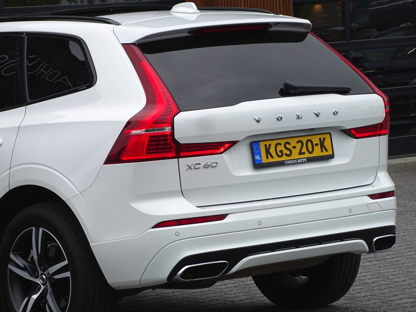 Volvo XC60 T6 310PK AWD Recharge / R-Design / panaroma / LED