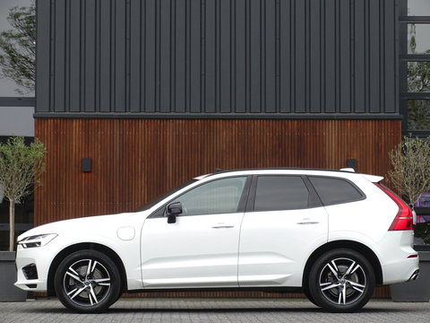 Volvo XC60 T6 310PK AWD Recharge / R-Design / panaroma / LED