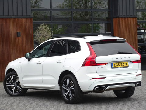 Volvo XC60 T6 310PK AWD Recharge / R-Design / panaroma / LED