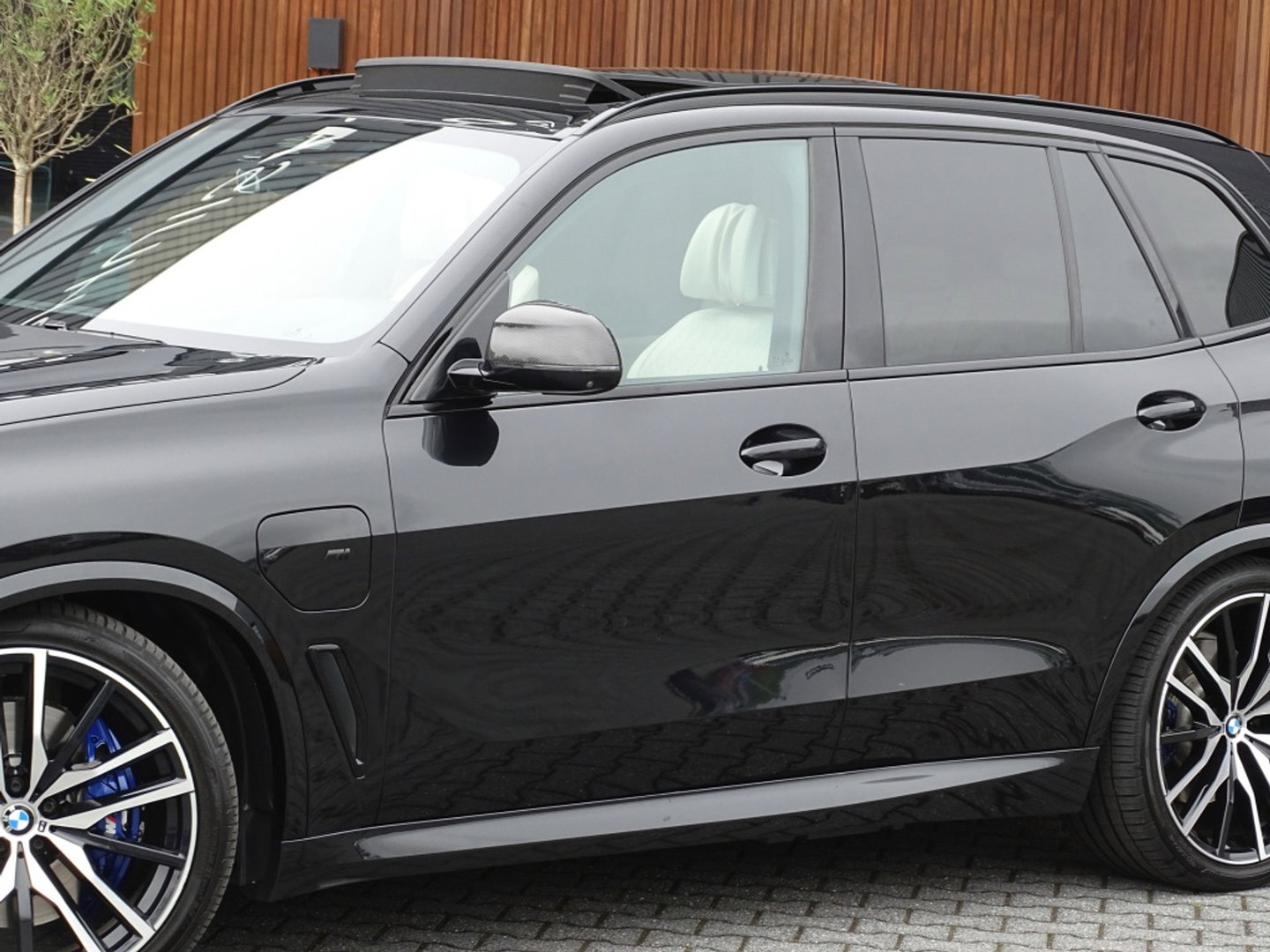 BMW X5 xDrive45e 394PK High Exec. M-Individual / carbon / Laser / 360°