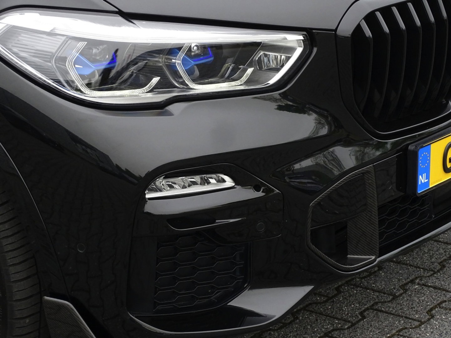 BMW X5 xDrive45e 394PK High Exec. M-Individual / carbon / Laser / 360°