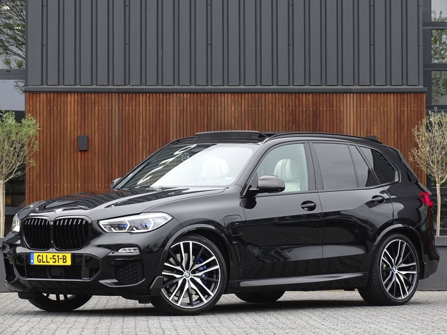 BMW X5 xDrive45e 394PK High Exec. M-Individual / carbon / Laser / 360°
