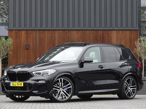 BMW X5 xDrive45e 394PK High Exec. M-Individual / carbon / Laser / 360°
