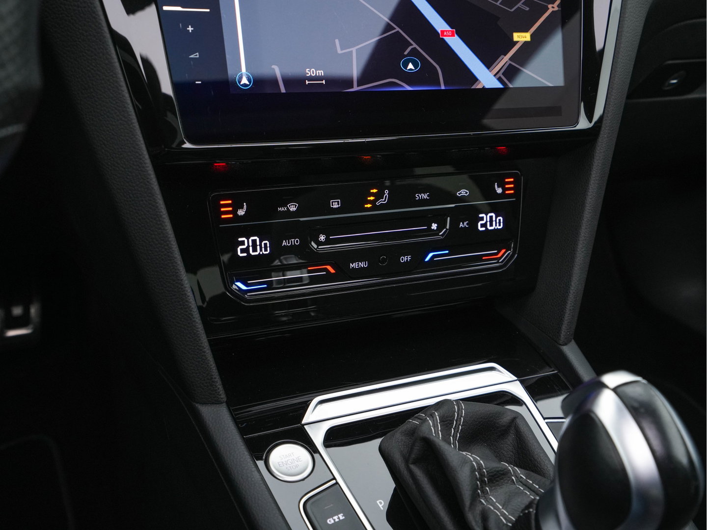 Volkswagen Arteon 1.4 TSI eHybrid R-Line Business+ (INCL.BTW) *PANO | HEAD-UP | LEATHER-MICROFIBRE | FULL-LED | TOP-VIEW | ADAPTIVE-CRUISE | BLINDSPOT | HEATED-SPORTSEATS | KEYLESS | NAVI-FULLMAP | PRIVACY-GLASS | SHIFT-PADDLES | DIGI-COCKPIT