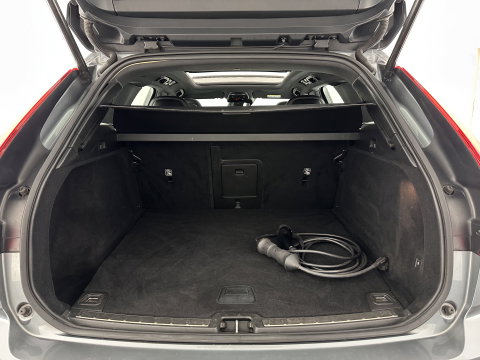 Volvo XC60 2.0 T8 Twin Engine AWD R-Design (INCL.BTW) *PANO | LEATHER-MICROFIBRE | FULL-LED | KEYLESS | AIR-SUSPENSION | HEATED-SPORTSEATS | DIGI-COCKPIT | CAMERA | NAVI-FULLMAP | ECC | PDC | CRUISE | 21''ALU | TOWBAR*